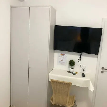 Πανσιόν Pension Laatzen