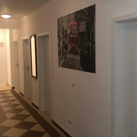 Pension Laatzen Guest house